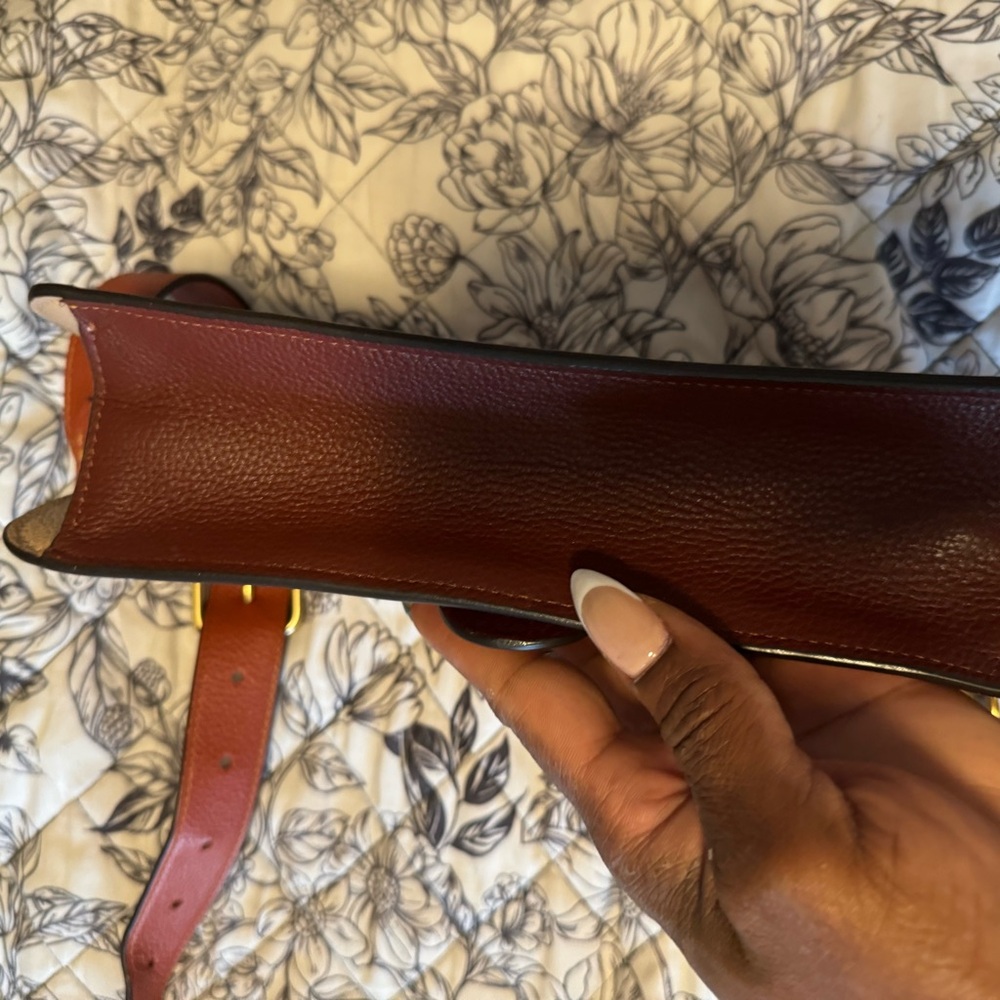 This Crossbody small shoulder bag from Coach